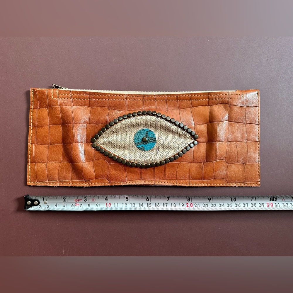 ROYAL HIPPIE CLUTCH ๐๏ธ - Picture 6 of 9